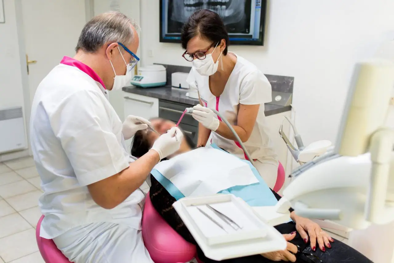 Prothèse dentaire : pourquoi il faut se faire opérer ?
